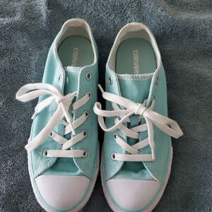 Low Top  Chuck Taylor All Stars Converse Tennis shoes size 5.5 Women